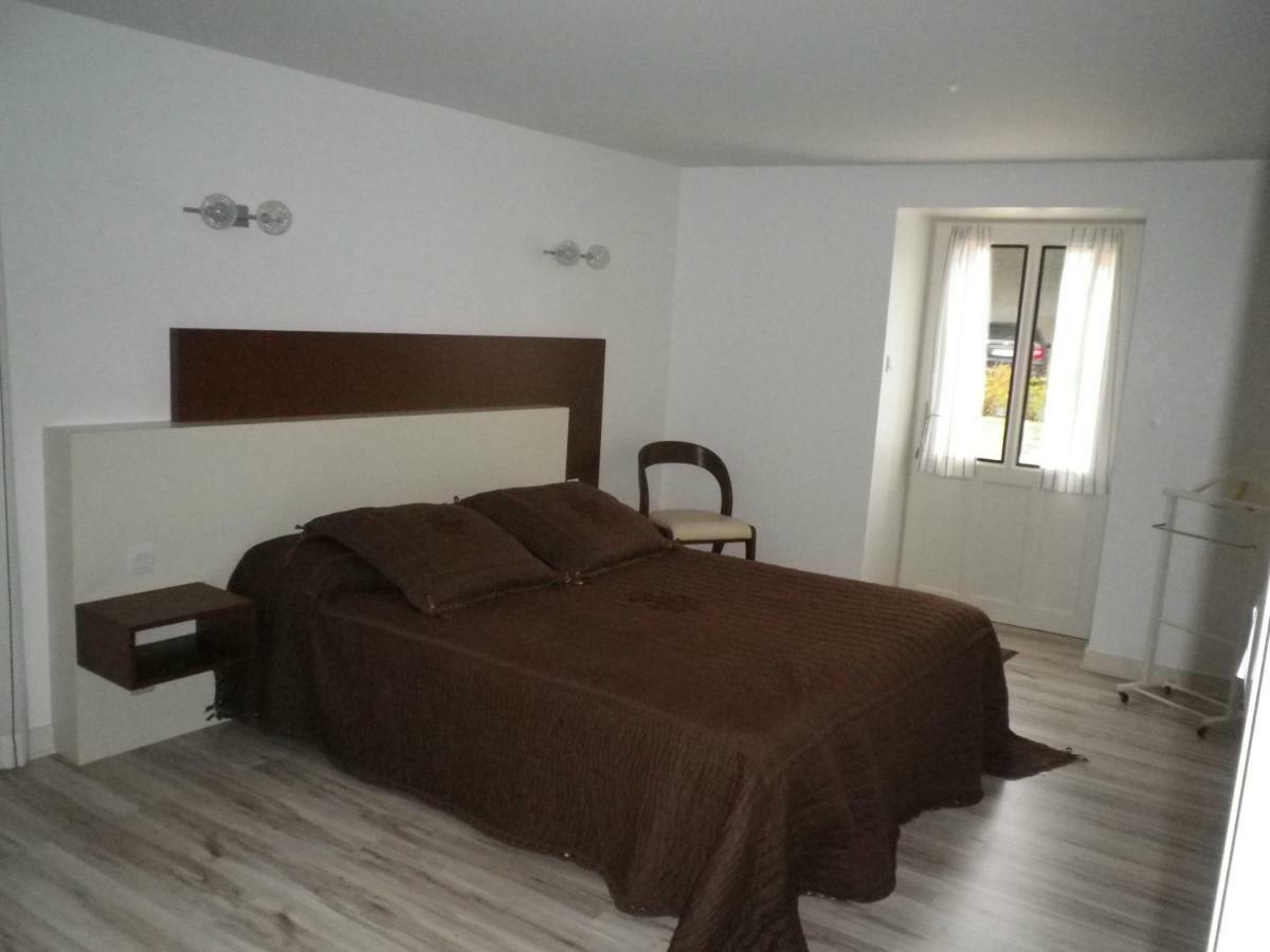 Logis Du Jacquelin Hotel Doussay Kültér fotó